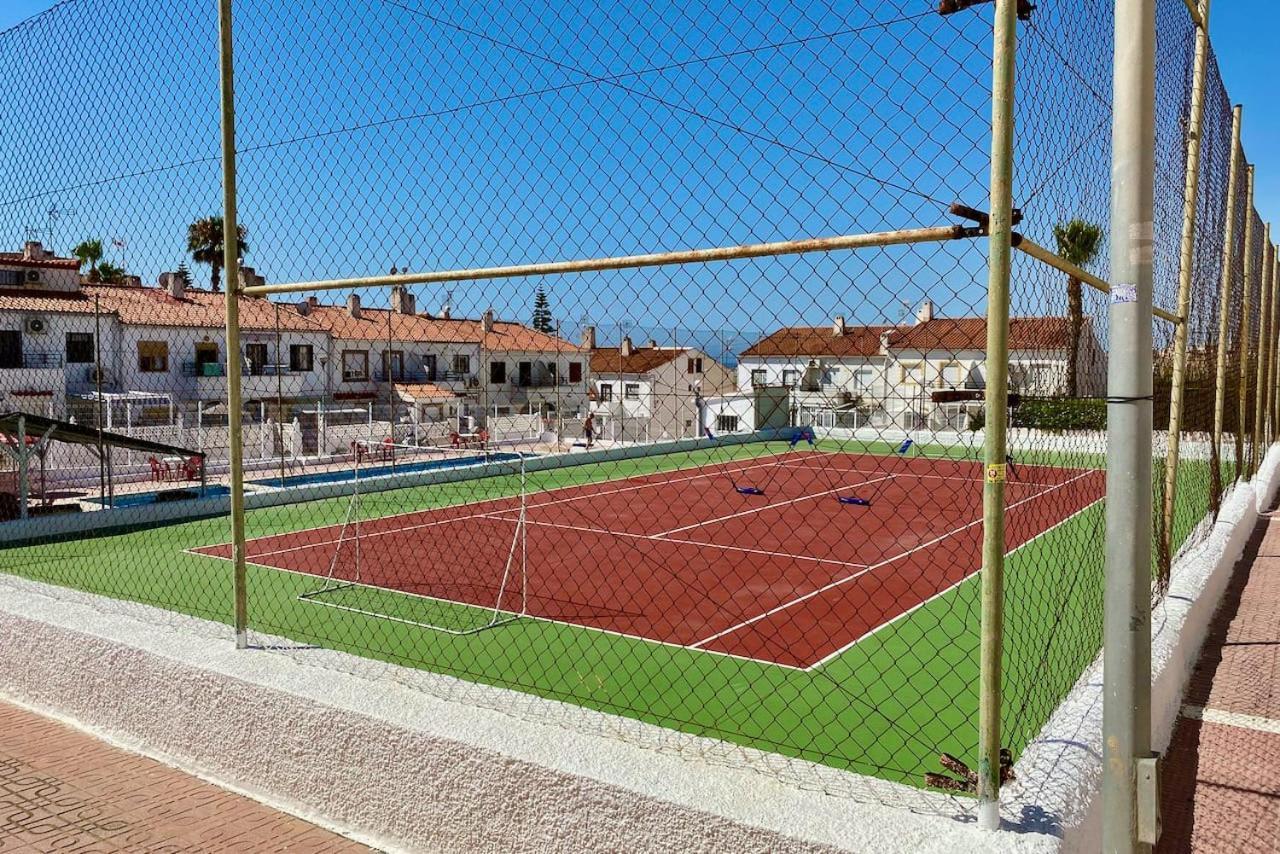 Costa Blanka Resident Apartman Torrevieja Esterno foto