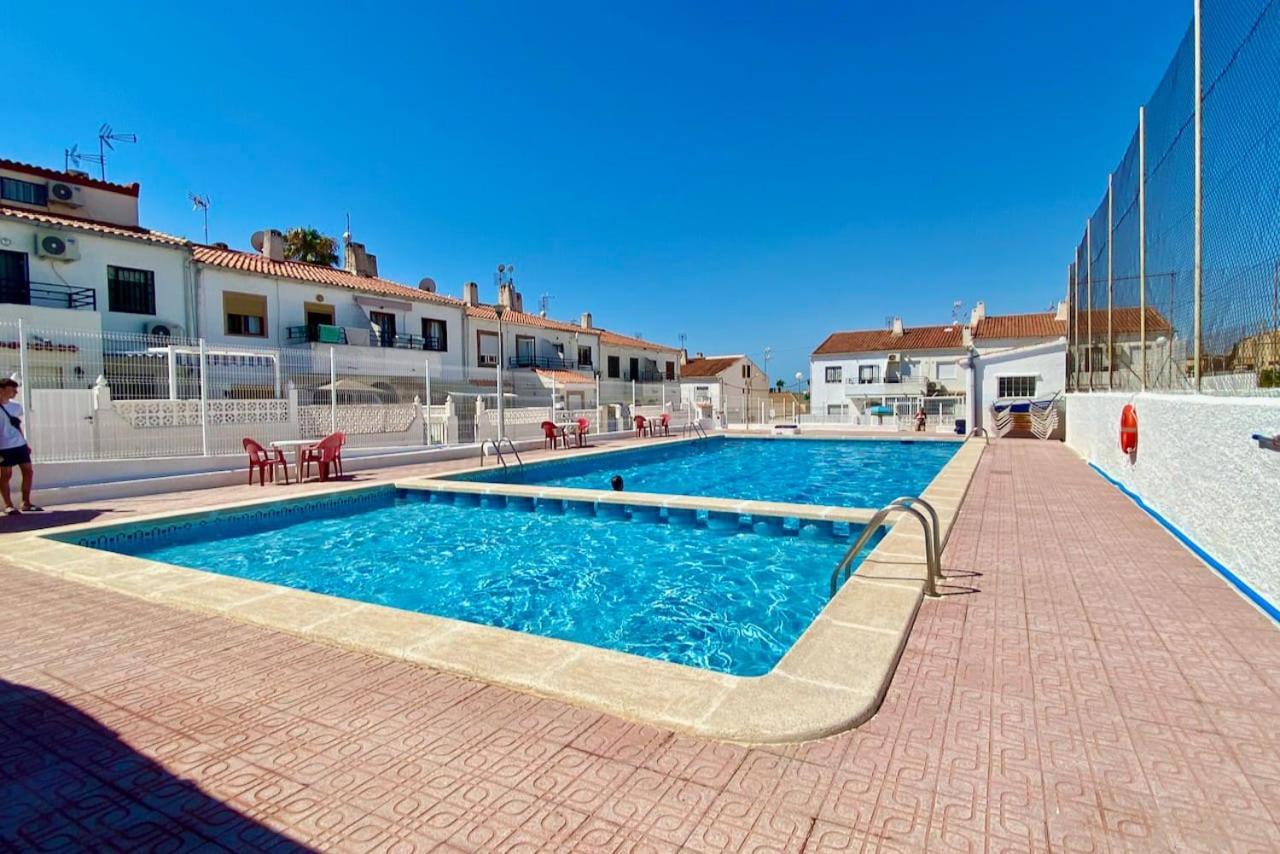 Costa Blanka Resident Apartman Torrevieja Esterno foto